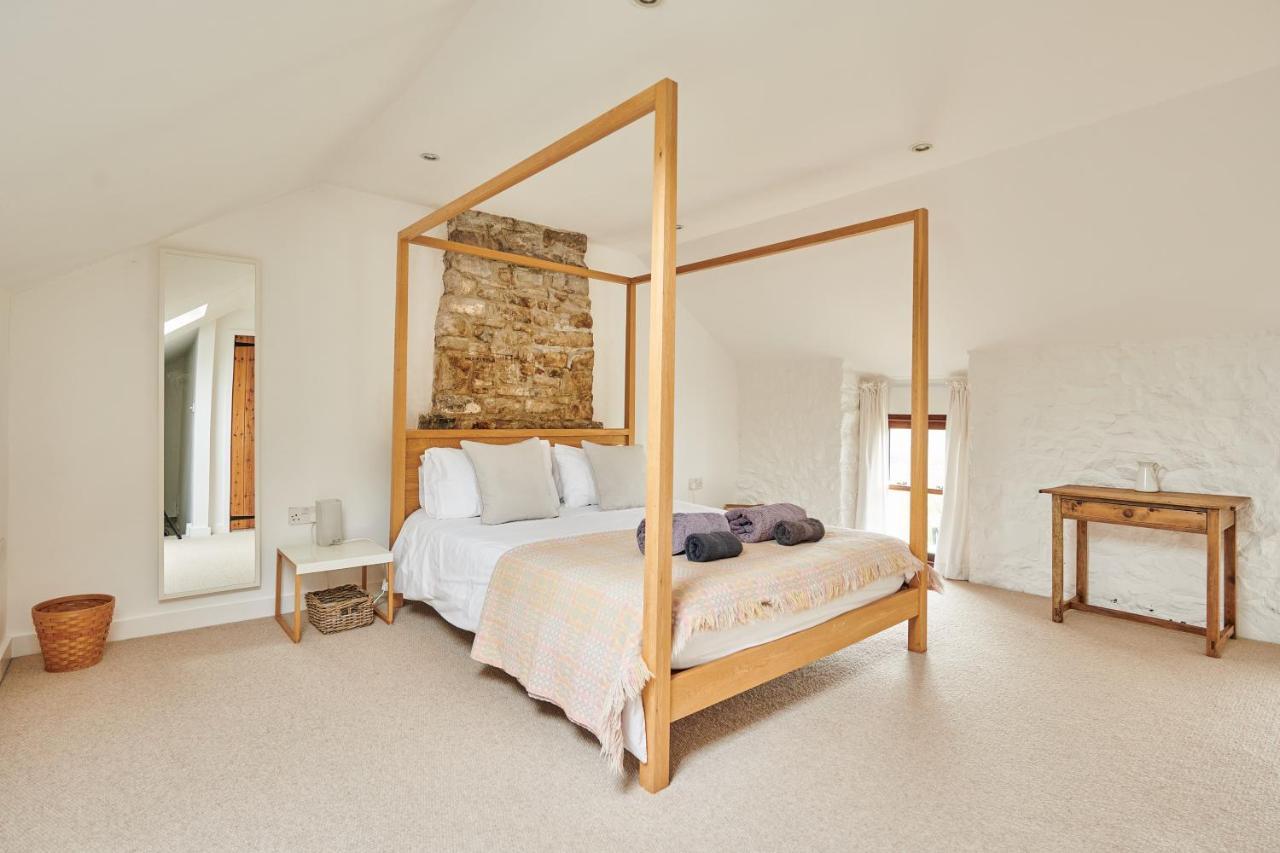 Wildhaven- Idylic Rural Farmhouse With Log Burner And Countryside Views Gwynfe Екстериор снимка